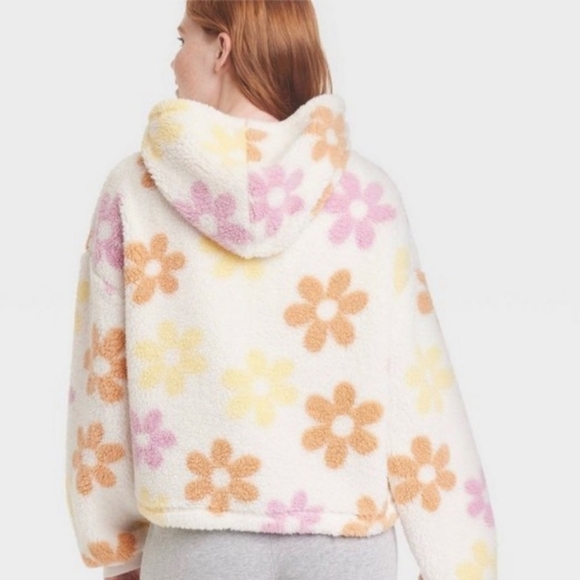 Nwt Barbie Daisy Sherpa hoodie xl - Picture 2 of 5